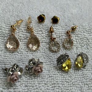 Elegant Gold Earring Set